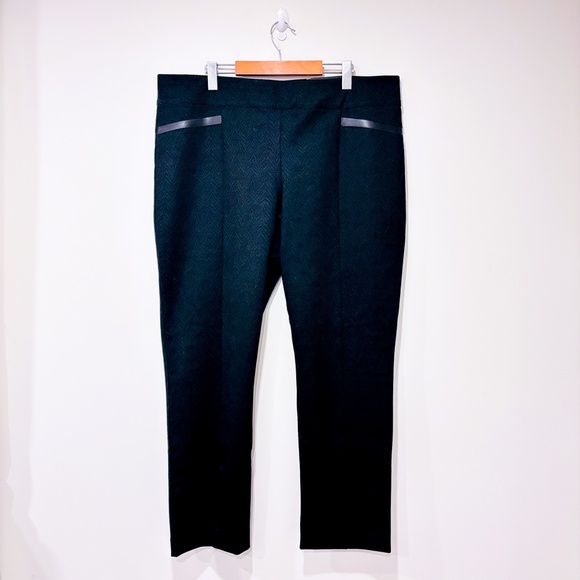 MELANIE LYNE Green and black animal print stretch pants - Picture 1 of 8